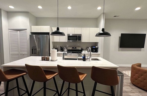 Ravenswood Apartment | New Built Apartment, Sleeps 12!