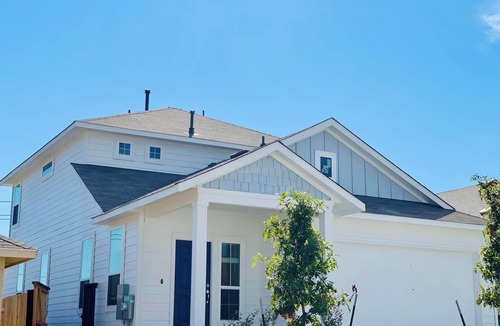 Travis County House | New Built Modern & Stylish Retreat Near Downtown
