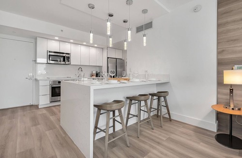 Hallandale Beach Resort | New BW Deluxe Private 2 Bed / 2 Bath