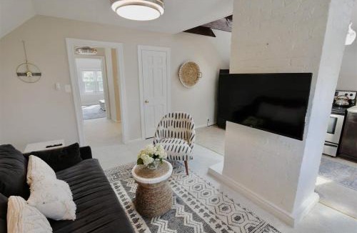 16th Street Heights House | NEW Cabin in the Clouds Easy Downtown Access w Parking