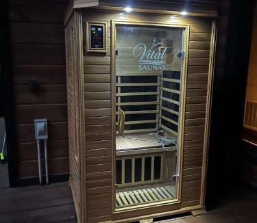 Broken Bow House | New Cabin w Hot Tub + Views Sleeps 12