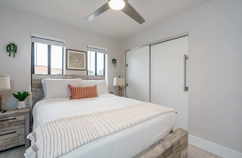 Coral Way House | New! Calle Ocho Home w/Simpson’s Arcade!