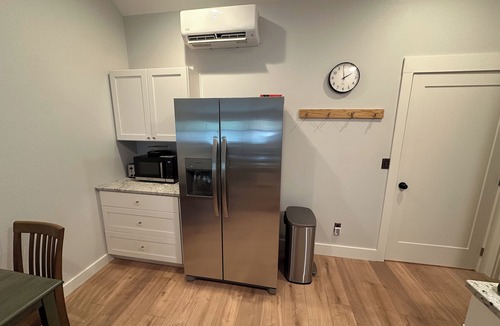 Camas House | New Camas Apartment Private Entry + EV Charging