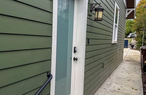 Camas House | New Camas Apartment Private Entry + EV Charging