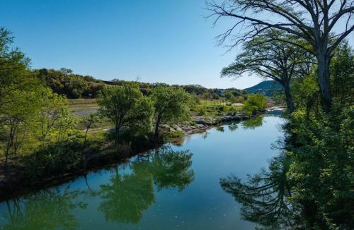 Wimberley House | NEW Campfire Cottage River Access Shared Pool