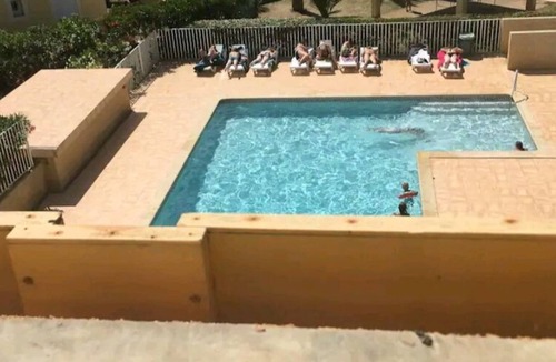 Valras-Plage Apartment | New captivating apartment with sea view, private beach access and shared pool