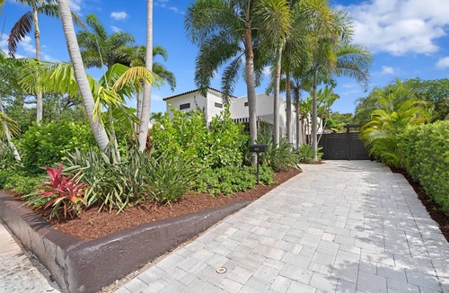 Flamingo Parks House | New! Casa Biscayne, with experienced top Super Host!