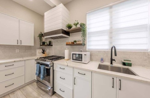 Roselle House | NEW! Casa Francesca 6BR Villa & Heated Pool