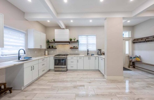 Roselle House | NEW! Casa Francesca 6BR Villa & Heated Pool