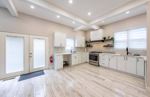 Roselle House | NEW! Casa Francesca 6BR Villa & Heated Pool