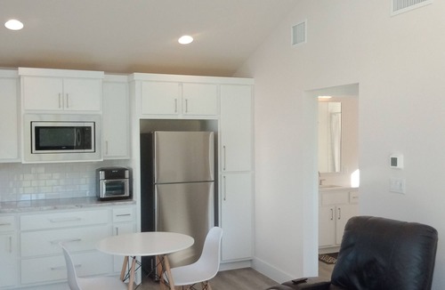 Leander House | NEW Casita, Located in upscale neighborhood on large lot. Private, safe, luxury.