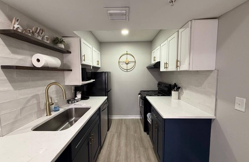 Garden Hills Apartment | NEW Central Buckhead Apt Atlanta Gem