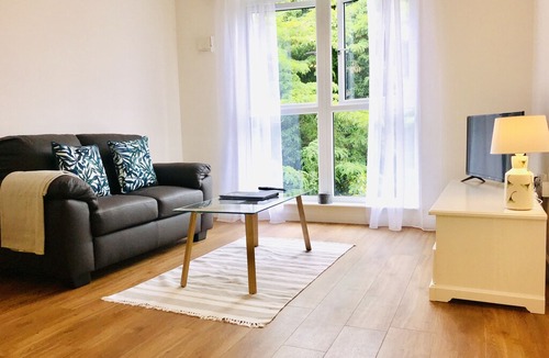 Woking Apartment | New Central - Woking Town Centre