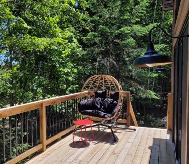 Saint-Alphonse-Rodriguez Ski Chalet | NEW Chalet des pins - lake access