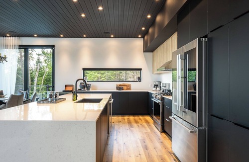 La Conception House | NEW! Chalet Aurora | 5 Bedrooms | Hot Tub, Pool & Game Room