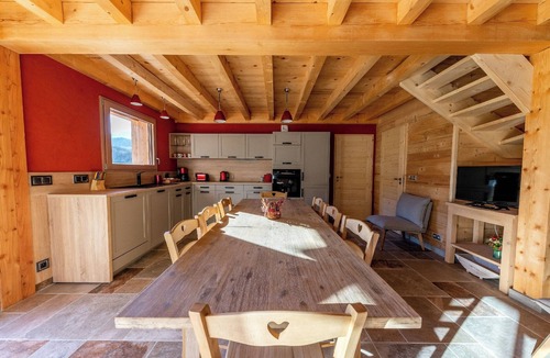 Montagnole Ski Chalet | New chalet for 8 people