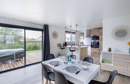 Bretignolles-sur-Mer Ski Chalet | New Chalet for 8 in a residence with pool