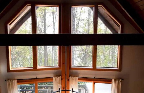 New Paltz House | NEW: Chalet Getaway, 5 min to Main St