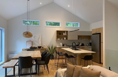 Pine Hill House | New chalet with Spa and Swimming pool | Le Must
