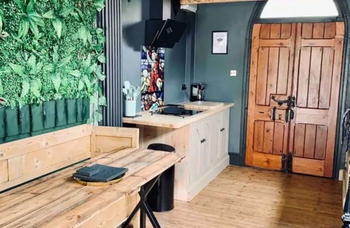 Melbourne Cottage | NEW: Chapter Two - Melbourne