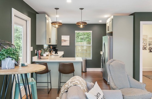 Powell House | New, charming 3-bedroom townhome with all amenities in convenient location