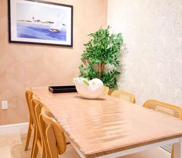 Key Biscayne Apartment | New Charming Apt Walk to Beach & Pool Key Biscayne