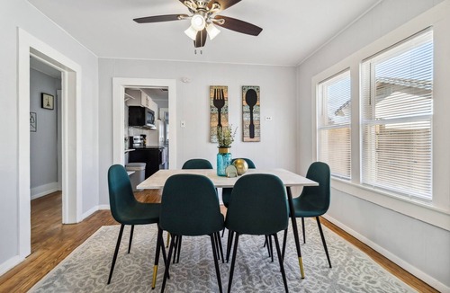 McKinney House | NEW! Charming Bungalow in McKinney – Walk to Downtown