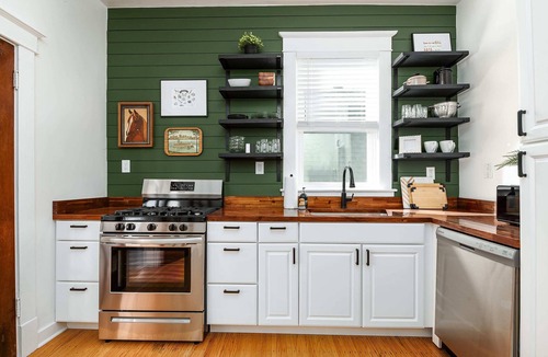 Clifton Apartment | New! Charming City Condo! Walkable & Chic!
