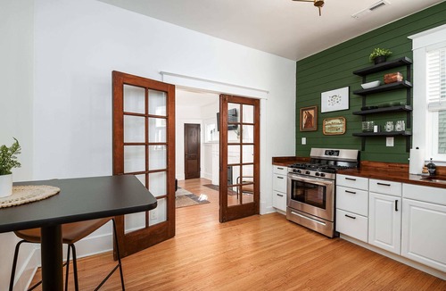 Clifton Apartment | New! Charming City Condo! Walkable & Chic!