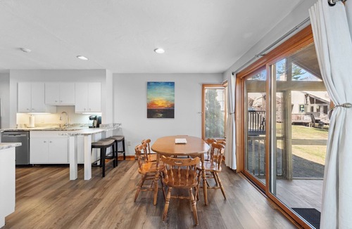 Gilford House | NEW! Charming Townhouse + Shared POOL