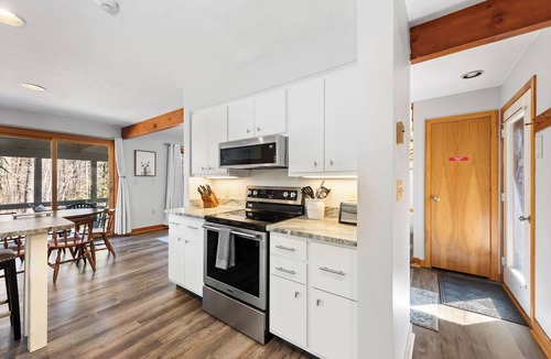 Gilford House | NEW! Charming Townhouse + Shared POOL