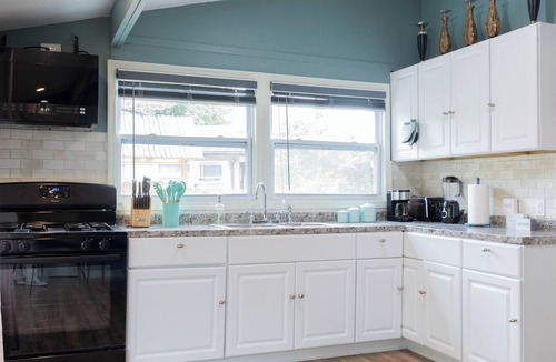 Mountain Dale House | NEW! Charming Upstate Escape with Private Hot Tub