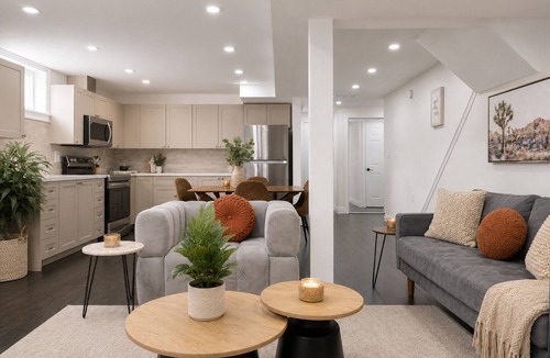 Newmarket House | New & Chic Spacious 2BR Home Near Yonge St