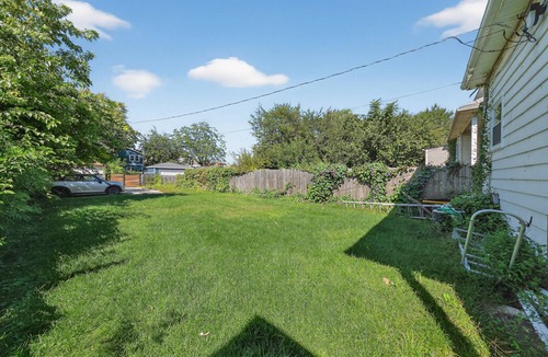 Greater Grand Crossing House | NEW! Chicago Getaway with Pool Table & Modern Comfort