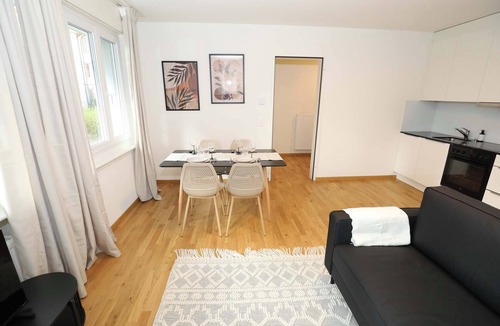 Alt-Wiedikon Apartment | New City Center Apt, with Private Entry & Parking