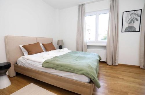 Alt-Wiedikon Apartment | New City Center Apt with Private Entry & Parking