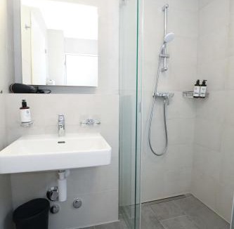 Alt-Wiedikon Apartment | New City Center Apt with Private Entry & Parking