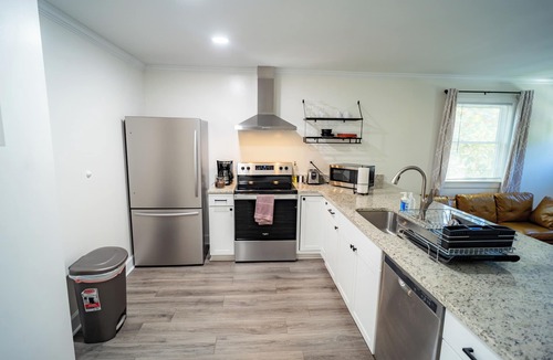 Durham Apartment | New & Clean 2 Bed Walltown Home. Walk to Duke! A