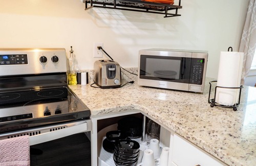 Durham Apartment | New & Clean 2 Bed Walltown Home. Walk to Duke! A