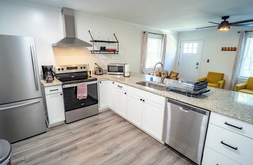 Durham Apartment | New & Clean 2 Bed Walltown Home. Walk to Duke! B