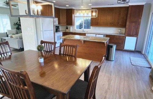 Citrus Heights House | NEW Clean and Cozy Home + Hot tub