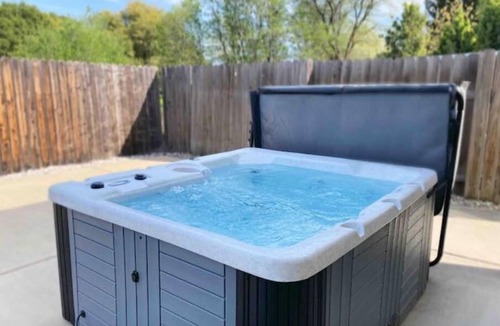 Citrus Heights House | NEW Clean and Cozy Home + Hot tub