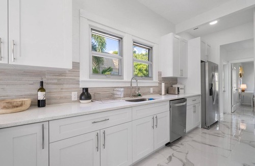 Southside House | New & Clean, Great West Palm Beach Location