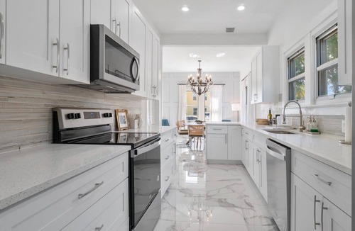 Southside House | New & Clean, Great West Palm Beach Location