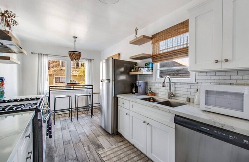 El Porto Villa | New | Clean | Steps To The Beach | Ocean Breeze!