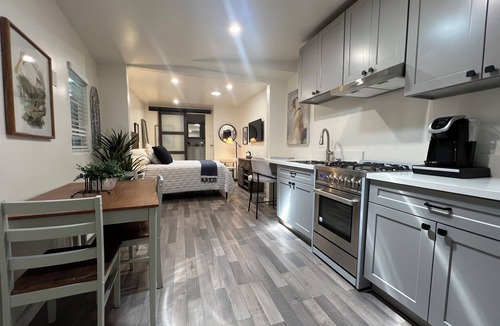 Westchester Apartment | New Clean Studio nearLAX,Sofi,The Forum, Close to freeway