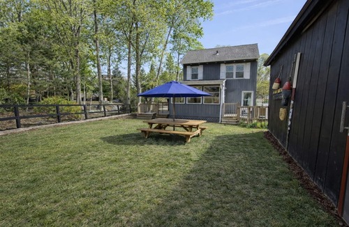 Clinton Cottage | NEW Coastal Cottage 2 Miles to Beach + Lake Access