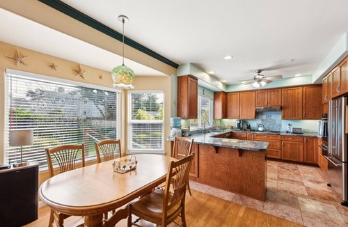 El Granada House | NEW! Coastal Getaway 5-Bedroom Home