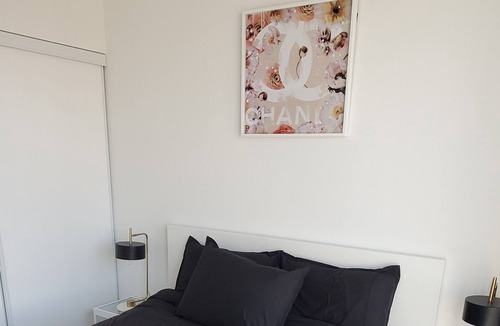Downtown Toronto Apartment | New! Comfortable 2 Bed 2 Bath in Heart of Downtown