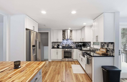 Maple Hill House | NEW! Comfortable Bloomfield 3BR Retreat